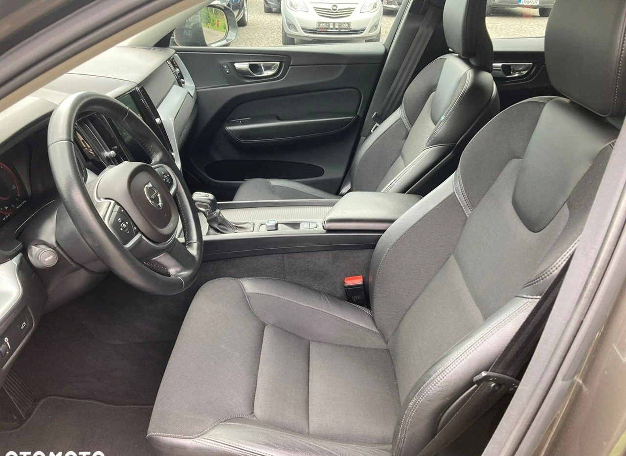 Volvo XC 60 cena 118900 przebieg: 141000, rok produkcji 2018 z Konstantynów Łódzki małe 529